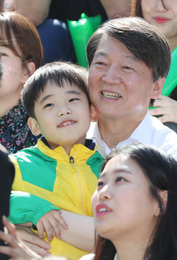 "나만이 미래세력"..안철수의 타협없는 '마이웨이'