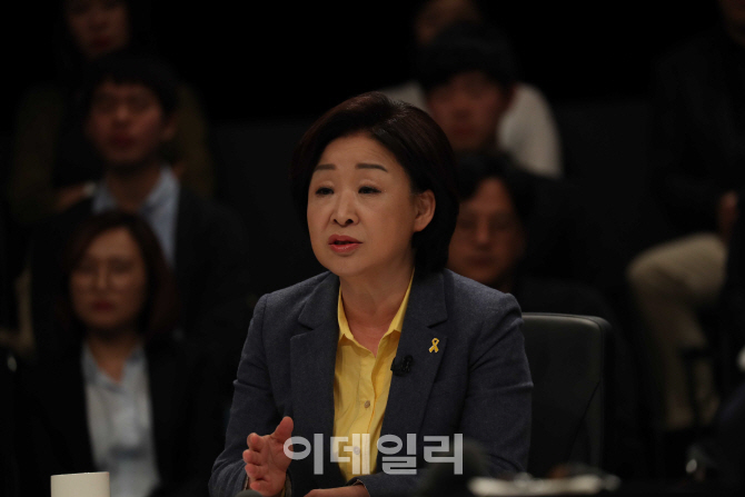 [포토]대선후보들과 토론하는 심상정