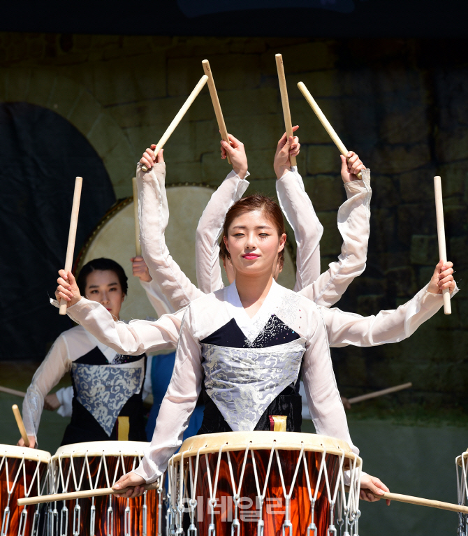[포토] '2017문경전통찻사발축제' - 개막축하공연