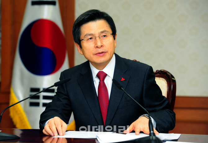 黃대행 "사드 완전배치 안됐는데, 무슨 재협상?..韓美, 이견 없다"