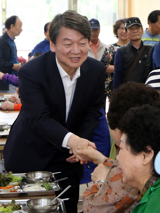 안철수 “내가 집권하면 유승민에게 경제분야 맡기고 싶다”