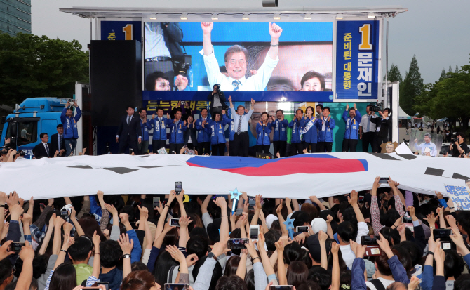 문재인 “리퍼트가 뭐라고 했나? 진정한 동맹이라면 ‘No’ 할 수 있어야”