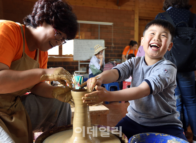 [포토]2017울산옹기축제장 찾은 동심-5