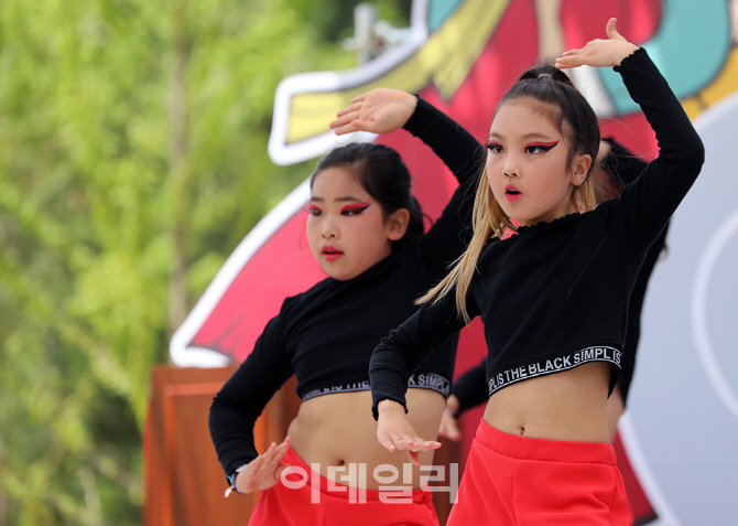 [포토] 청소년 댄스퍼포먼스대회 참가자들의 끼