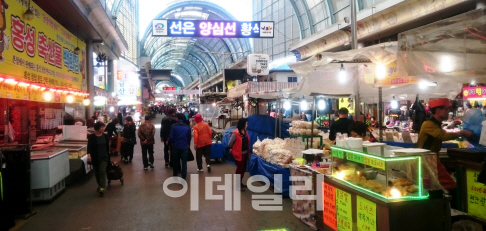 [르포]홍준표 '동남풍'에 '버럭' vs "노무현 될 줄 누가 알았나"