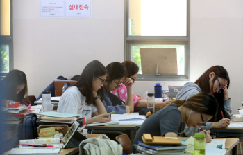 대입 학생부·수능전형으로 단순화...논술 폐지
