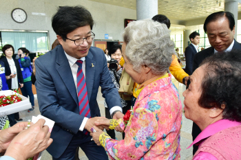 수원시, 제45회 어버이날 행사 개최