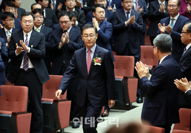 [포토]이임식 행사 참석하는 김수남 검찰총장