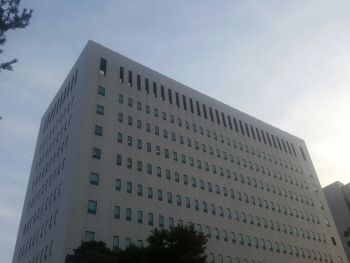檢, 포털 유명 투자카페 운영자 주가조작 혐의 구속기소