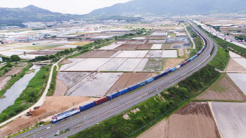 코레일, 1.2km 국내 최장 화물열차 시험운행 성공