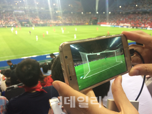 "아르헨 골대 뒤가 보여요"..5G 구축 축구장 가보니