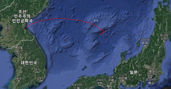 日관방장관 "北미사일, 日 EEZ 해역 낙하…육지서 500㎞"