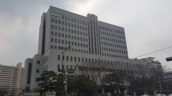 法, '한미약품 미공개정보 사건' 지주사 임원 유죄