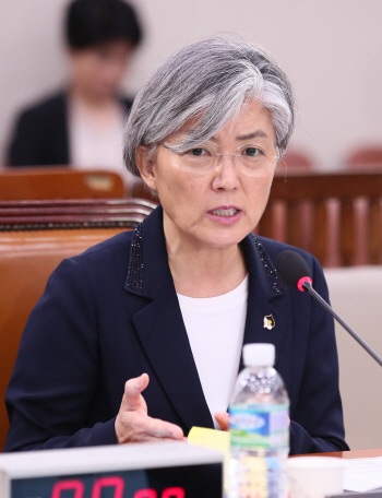 강경화 “사드 관련 韓 입장 설명 위해 ‘국민적 공감대’ 강조”