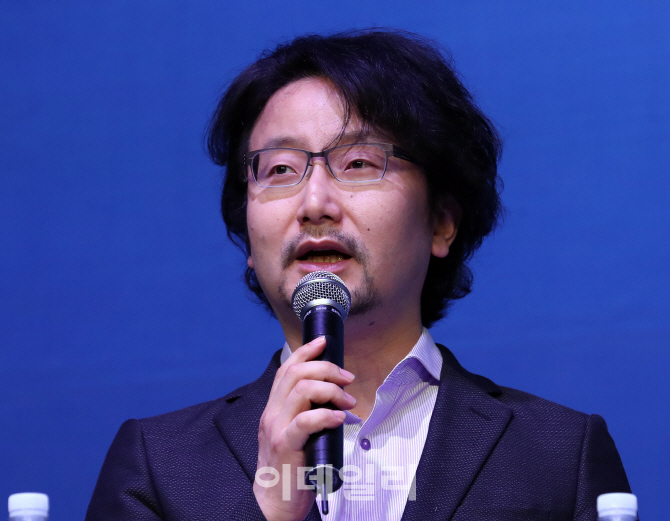 [포토]세션5 사회보는 정윤철 감독