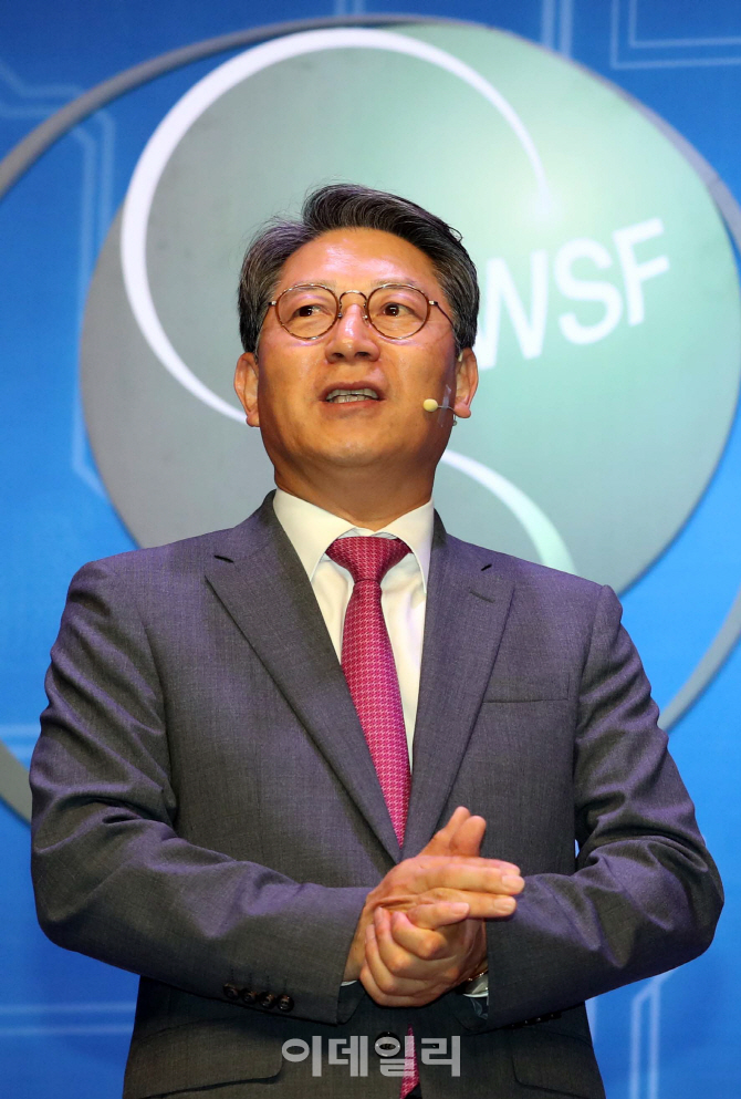 [포토]세계전략포럼 폐회사하는 곽재선 이데일리 회장