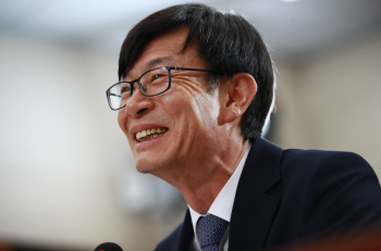 文대통령, ‘김상조 임명’ 승부수…조명균 통일장관 등 내정(종합2보)
