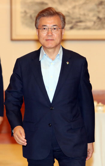 文대통령, 17개 시도지사들과 간담회..지방분권 강화 의제될 듯