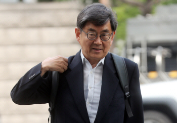 안경환, 독자 판단에 맡긴 `성매매 두둔` 논란 책 내용 보니..