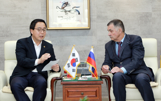 정기열 경기도의회 의장 "러시아와 경제협력·청년실업 해소 기대"