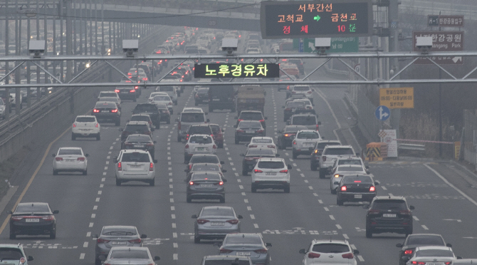 ‘미세먼지 감축’ 노후 경유차 폐차 지원 성과 '미미'