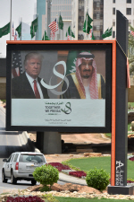 트럼프, 사우디·UAE '편들기' 논란…"사업이익 때문" 의혹제기