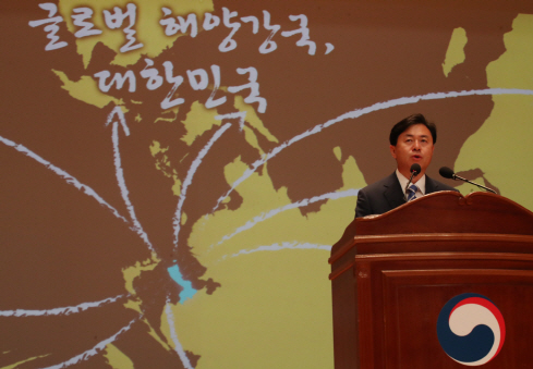 김영춘 "국토장관과 바닷모래 즉각 협의"..PK 술렁(종합)