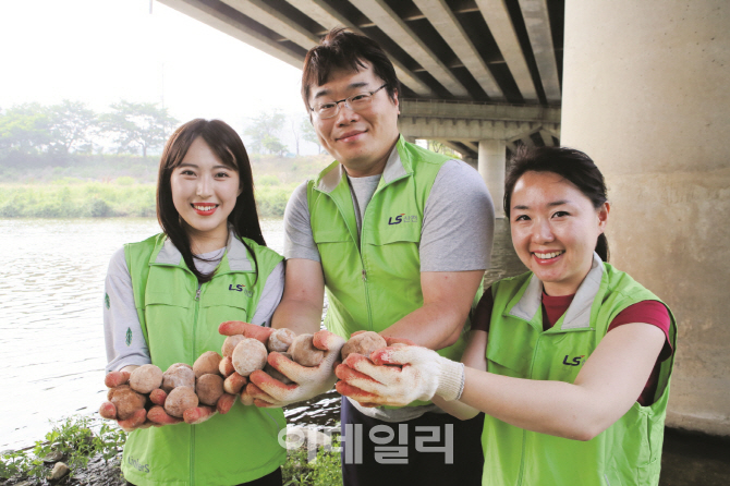 LS산전, 지역주민들과 '안양천 살리기' 나서