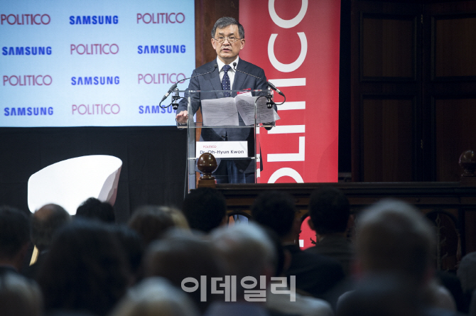 권오현 삼성電 부회장 "보호무역주의가 기업 수명 단축, 규제완화 필요"
