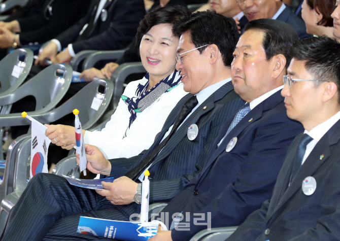 [포토]6·25전쟁 제67주년 행사찾은 추미애-정우택 '밝은 표정'