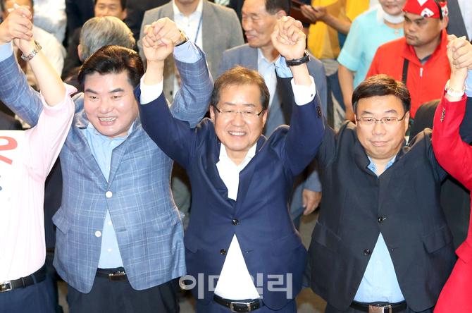 당대표 선출 앞둔 자유한국당 '자중지란'&#160;