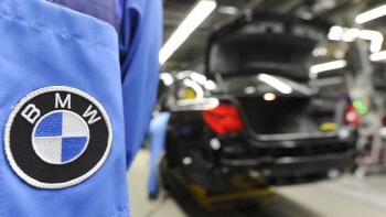 BMW, 트럼프에 굴복…미국내 투자·일자리 창출 약속