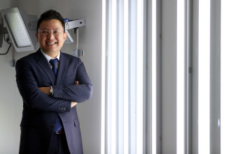 "침침한 LED조명 업계, 오브라이트가 밝힌다" 박창식 대진디엠피 대표
