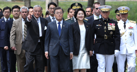 김정숙 여사, 文대통령 미국순방 ‘내조외교’ 눈길