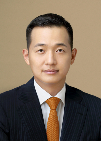 한화家 김동관 전무 "중동 태양광시장 관심..스타트업 협업 강화"