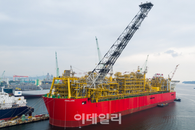 삼성重, 세계 최대 FLNG 쉘 '프렐류드' 성공적 출항