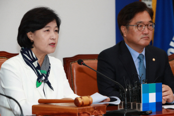 추미애 “문준용 의혹 조작, 안철수·박지원 침묵 짧을수록 좋아”