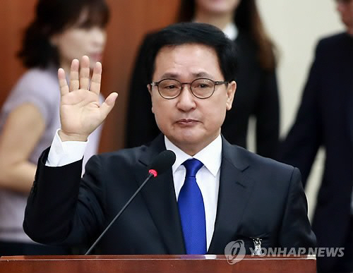 유영민 “박정희 기념우표, 12일 재심의..결과보고 판단”