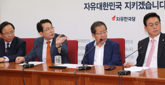 한국당·바른정당, 또 떼쓰기 보이콧