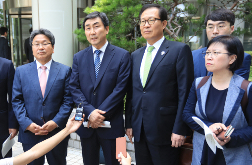 '국정원 직원 셀프감금' 민주당 전·현직 의원들, 항소심도 무죄