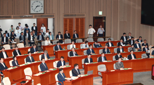 秋대표 발언에 국민의당도 탈선…與, 추경열차 브레이크 걸리나