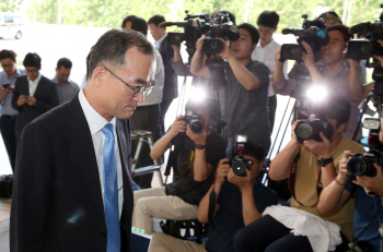 인적쇄신·공수처·수사권조정…숙제 쌓인 新 법무장관·검찰총장