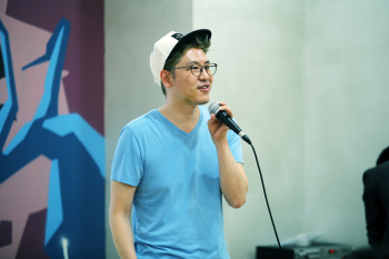 만화 덕후 사원에서 네이버웹툰 CEO로..김준구 대표 “덕업일치 하라”