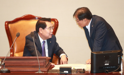 민주당, '추경 위한 예결위 참석' 野3당 간사 설득 실패