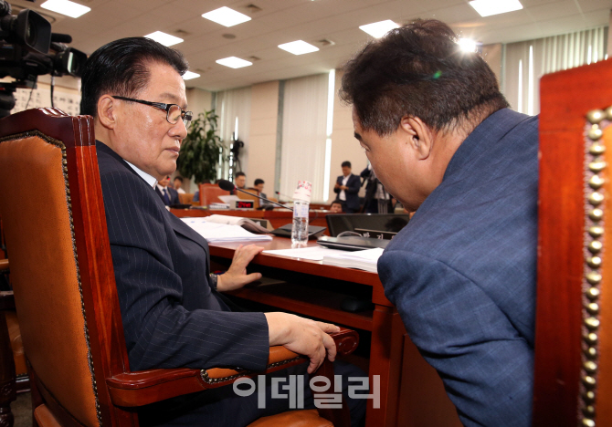 [포토]박지원-이용주, '어떤 이야기 나누나?'