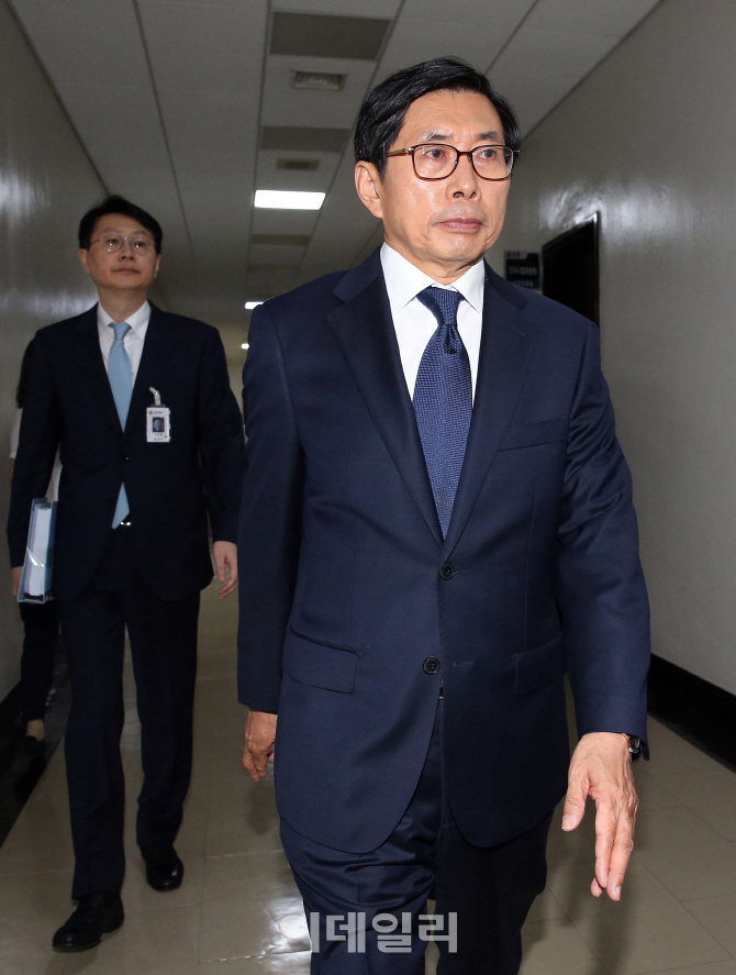 [포토]박상기 후보자, '청문회장 밖으로'