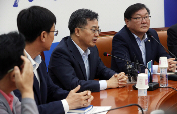 최저임금 인상 직격탄 자영업·중기에 내년 ‘4조+α’ 지원(종합)