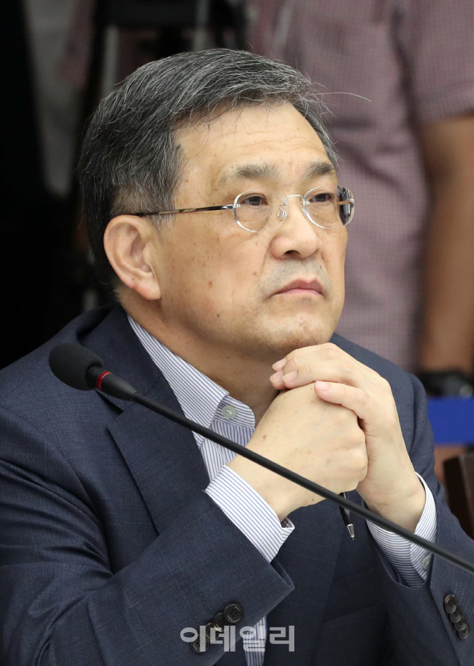 [포토]경청하는 권오현 부회장