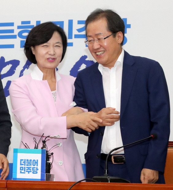 추미애 "홍준표, 친했으면 `오빠` 했을텐데..내게 `집에서 애나 보라`고"