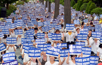 [문재인정부 5년]2020년부터 고교 무상교육…어린이집 누리예산 전액 지원